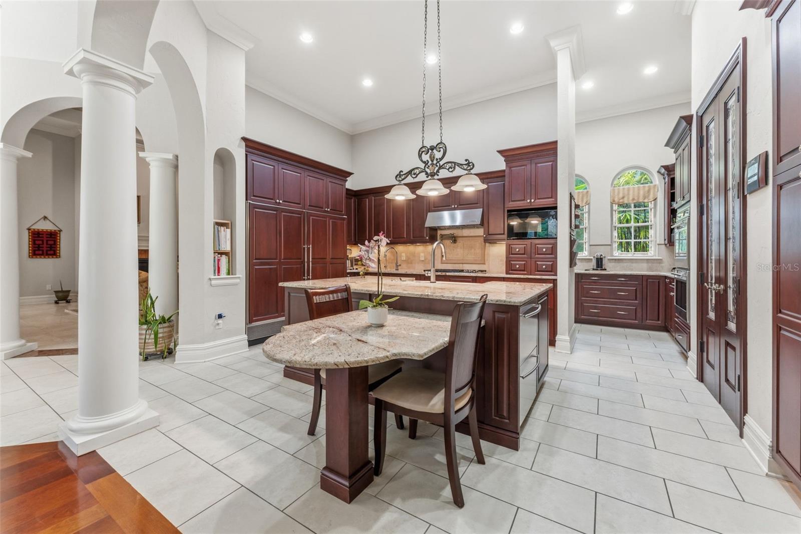 Listing photo id 77 for 18901 Lakes Edge Way