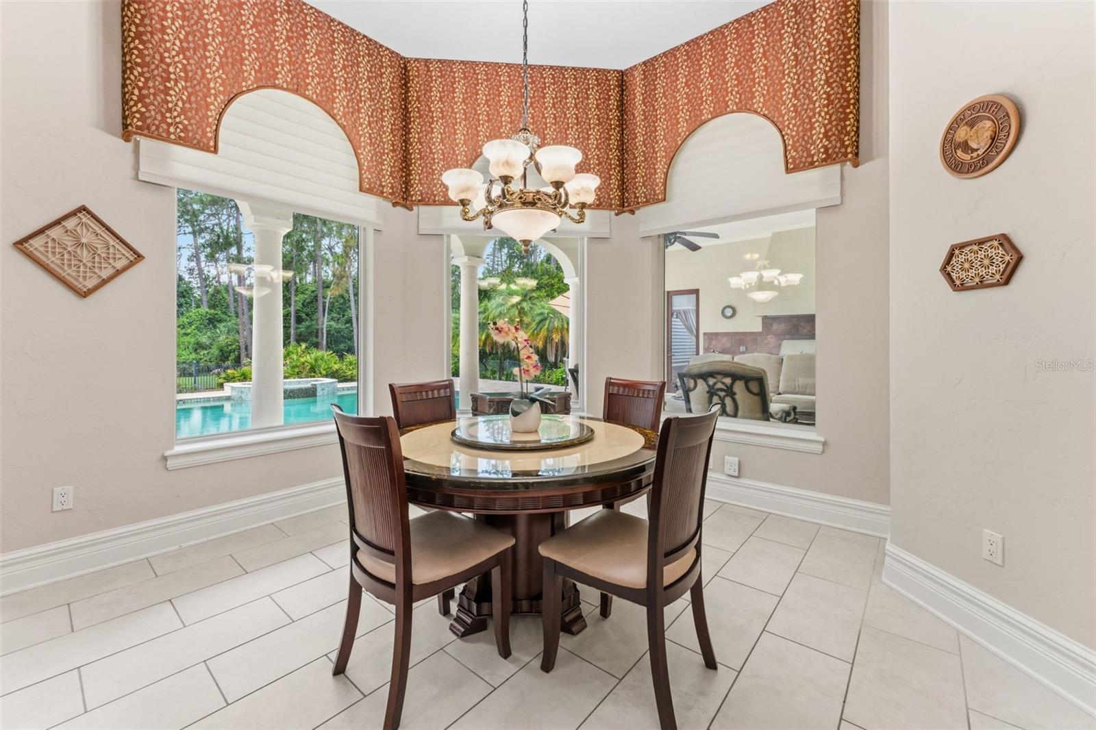 Listing photo id 79 for 18901 Lakes Edge Way