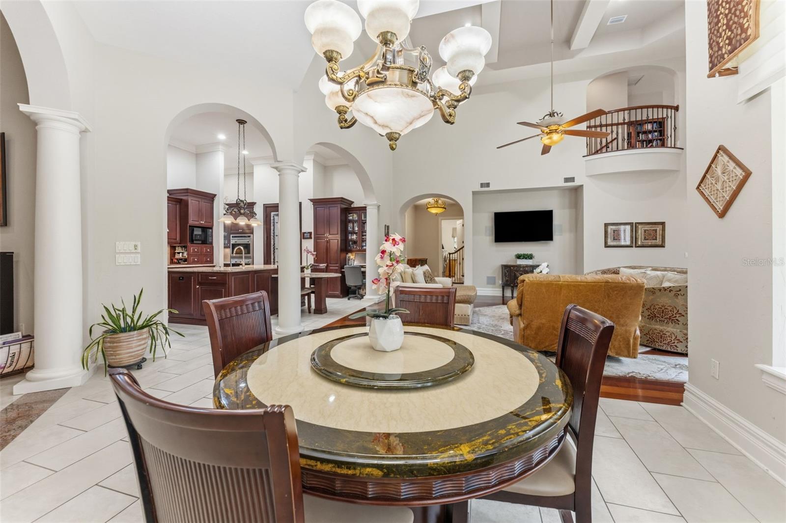 Listing photo id 80 for 18901 Lakes Edge Way