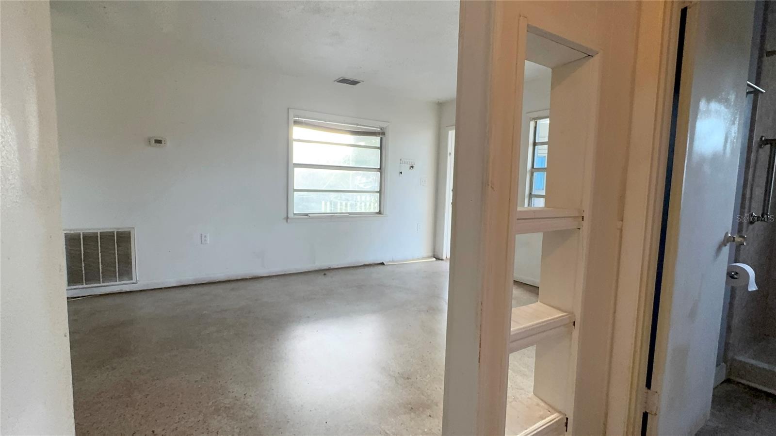Image 12 of 32 For 3736 15th Terrace Se