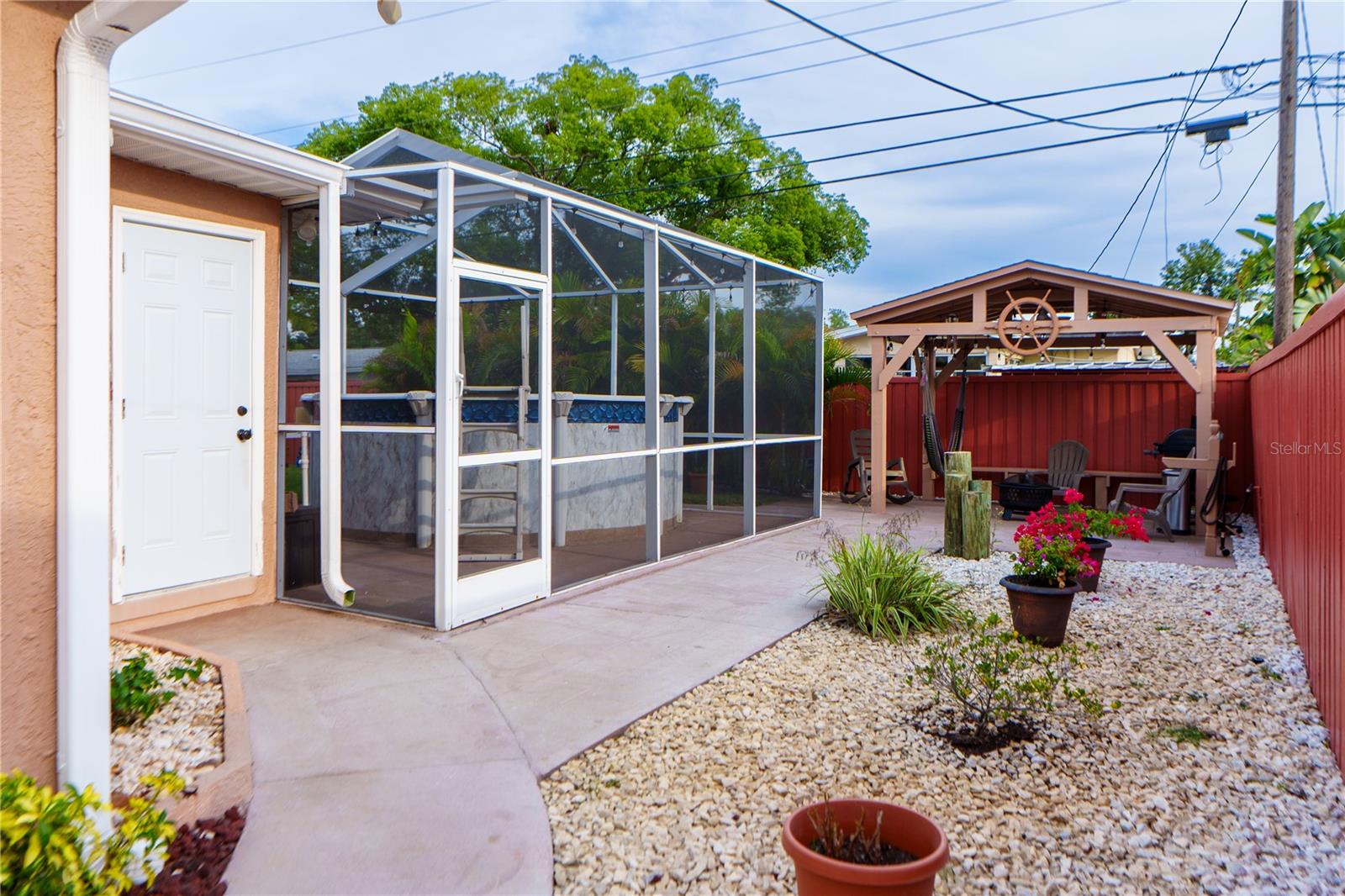 Image 11 of 67 For 4350 37th Avenue N