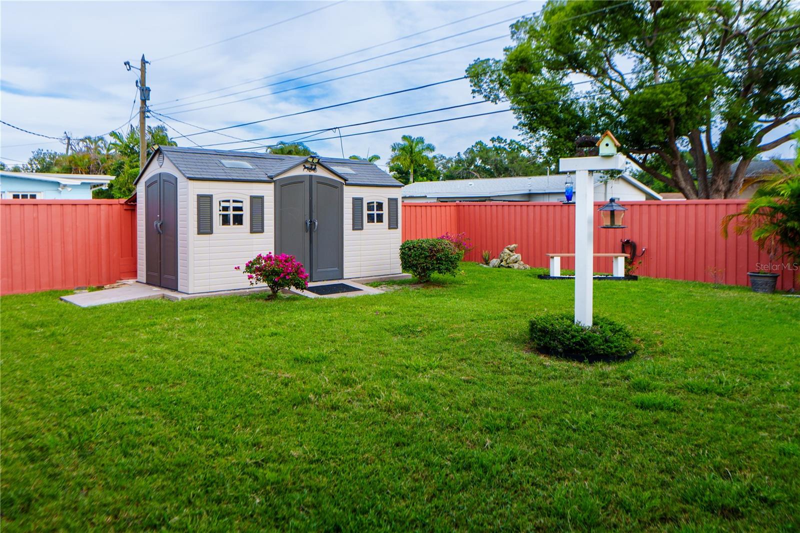 Image 21 of 67 For 4350 37th Avenue N