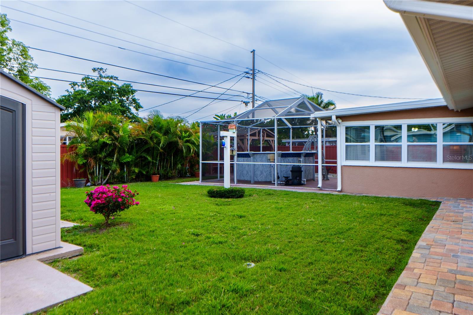 Image 24 of 67 For 4350 37th Avenue N