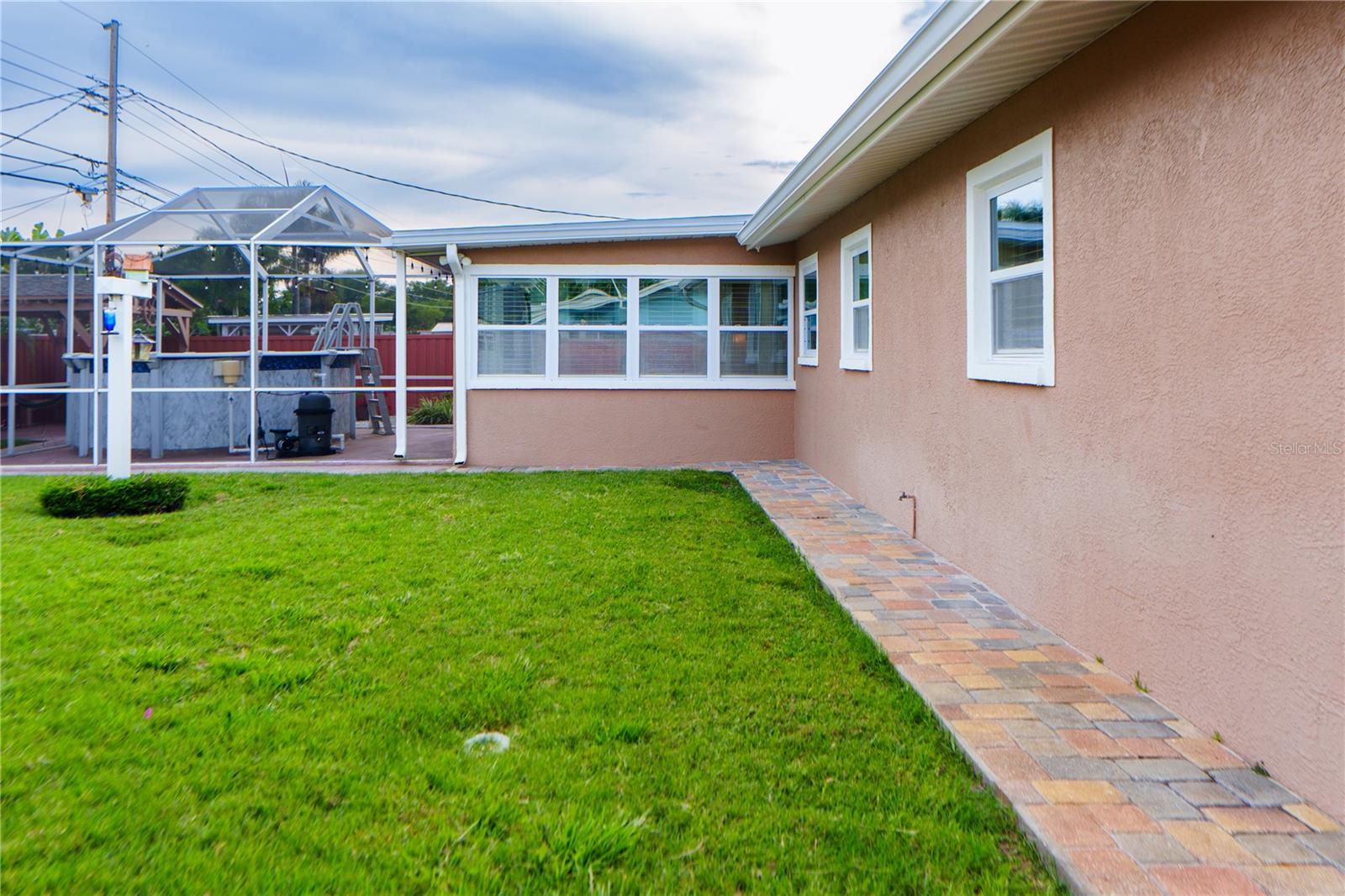Image 27 of 67 For 4350 37th Avenue N