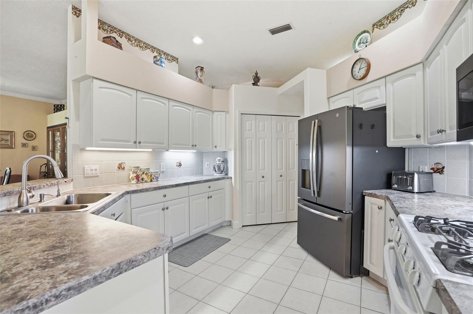 Image 6 of 69 For 1430 Canberley Court