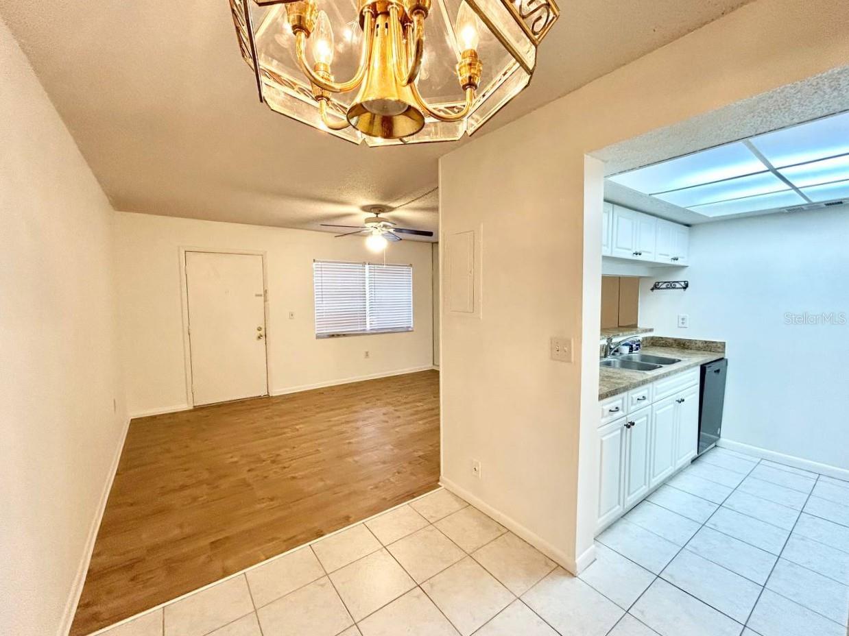 Image 9 of 21 For 2420 Winding Creek Boulevard 109