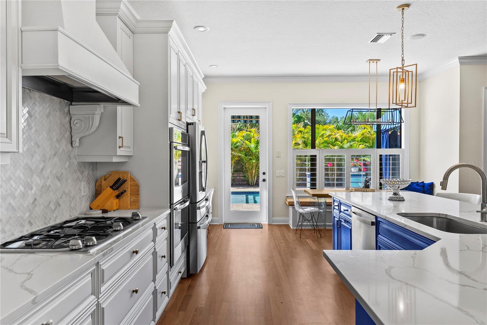 Image 5 of 50 For 3114 Bay Villa Avenue