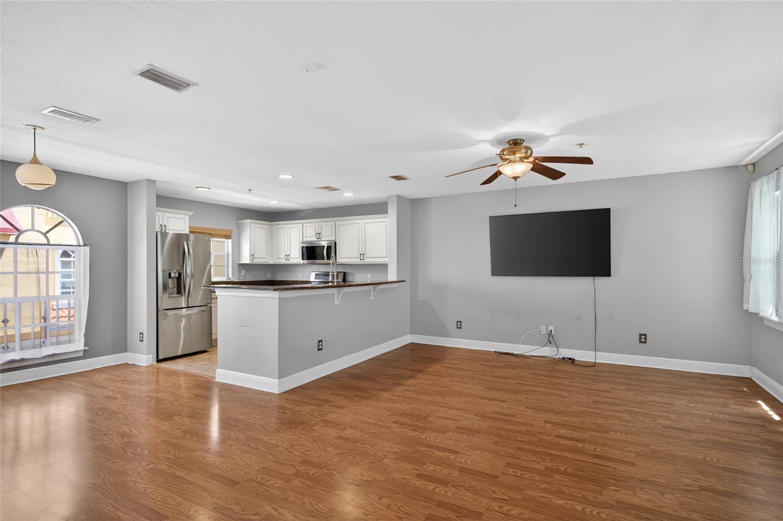 Image 10 of 39 For 3322 Las Campos Place