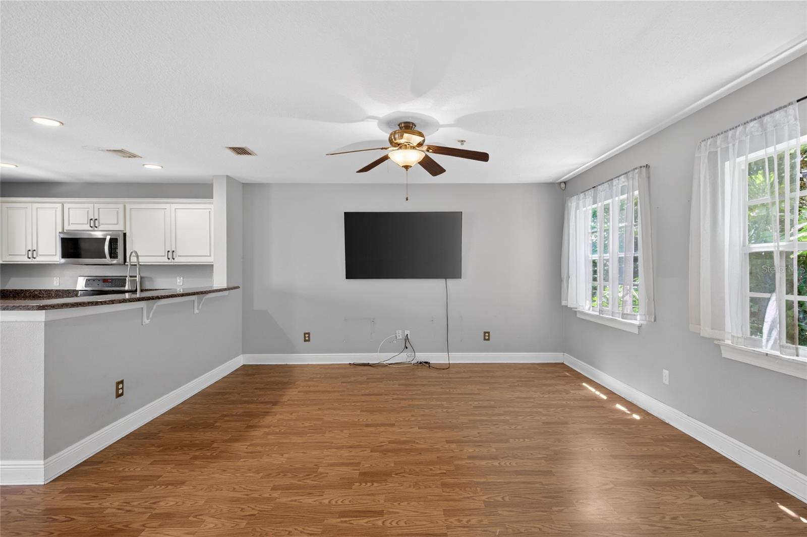 Image 11 of 39 For 3322 Las Campos Place