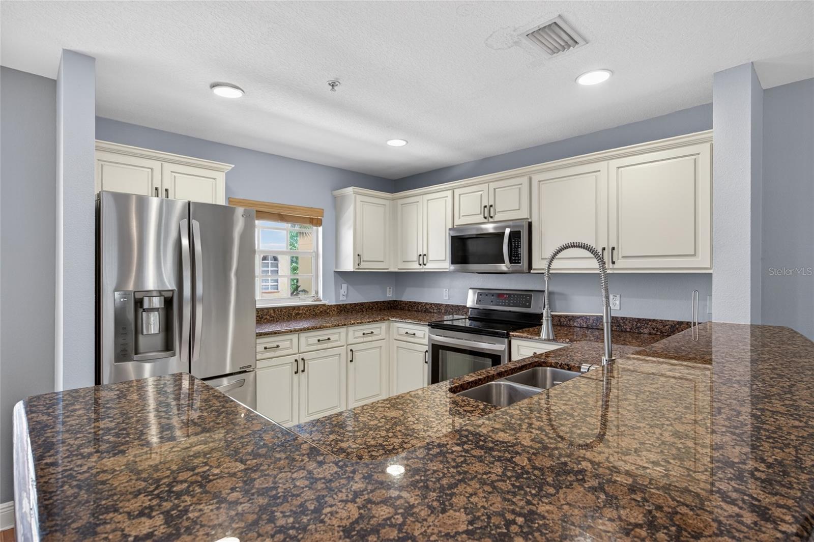 Image 15 of 39 For 3322 Las Campos Place