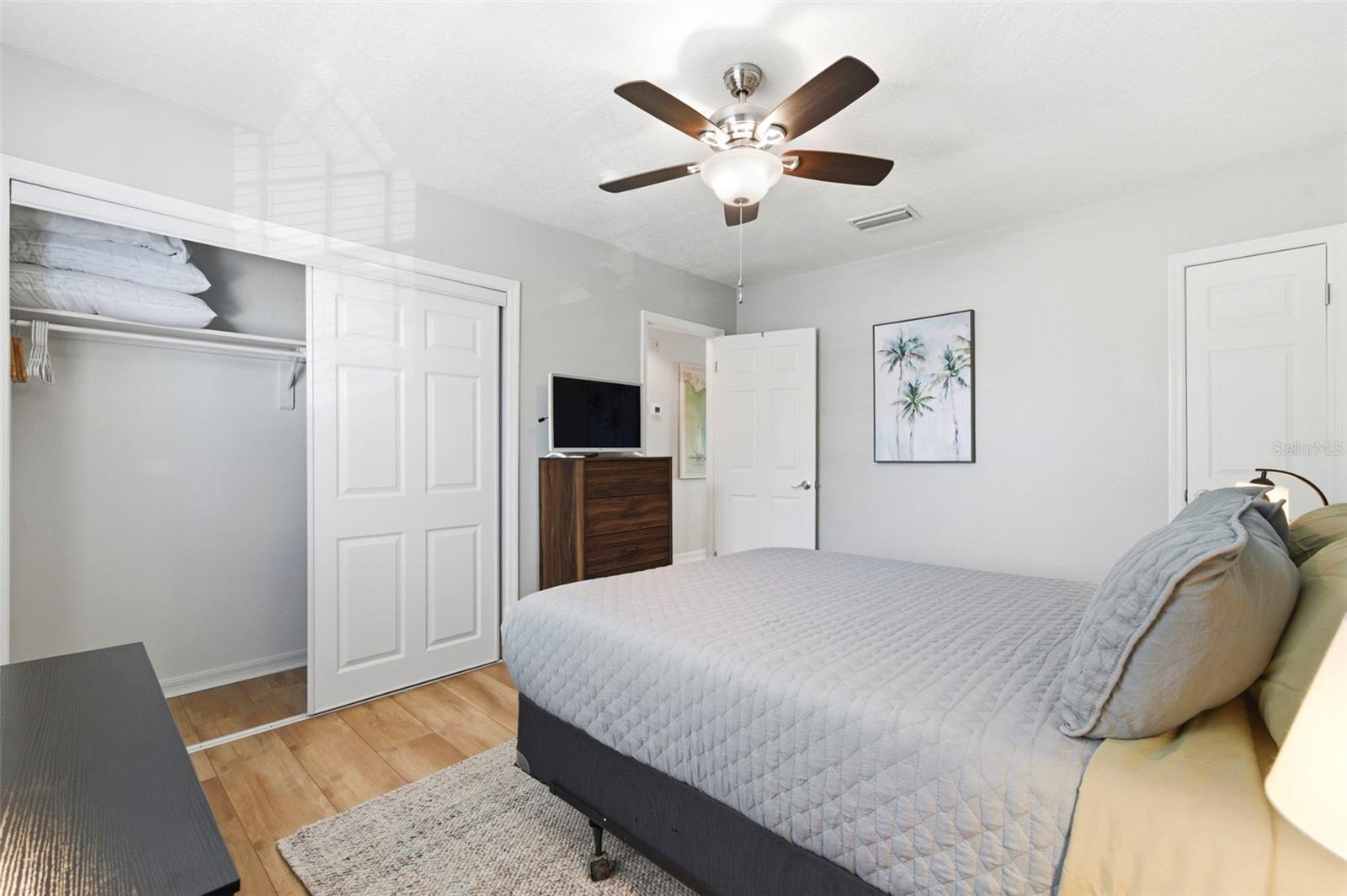 Image 25 of 67 For 201 Pompano Drive Se C Furnishe