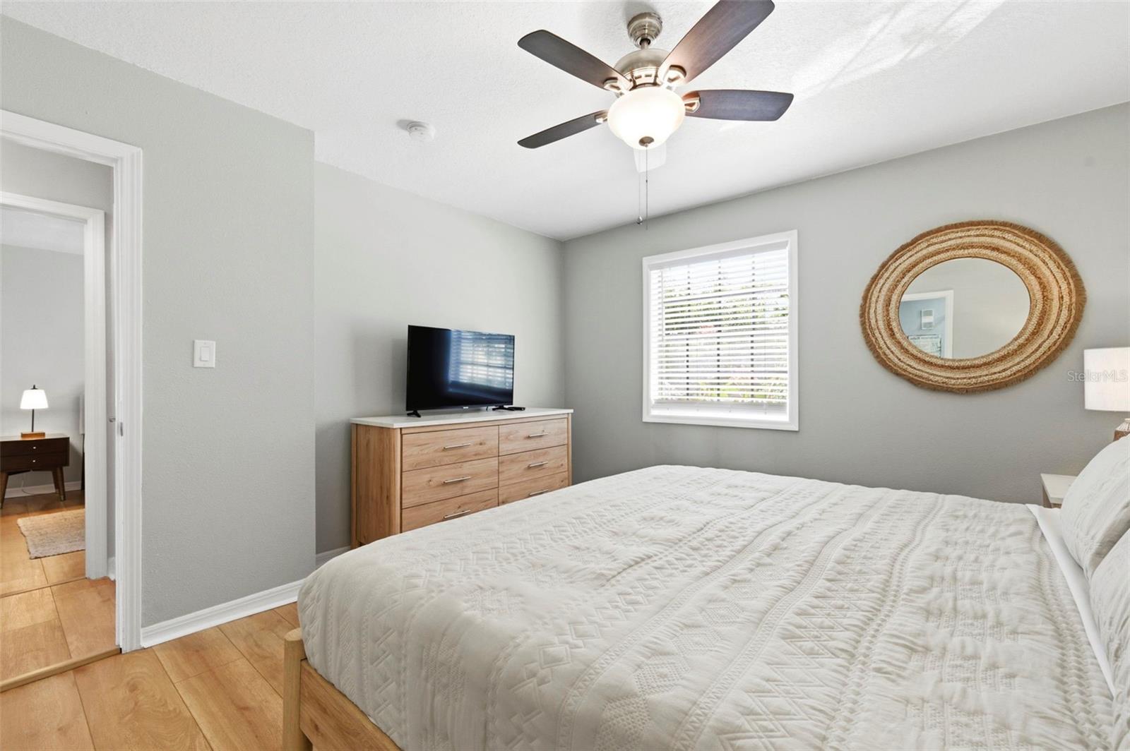 Image 28 of 67 For 201 Pompano Drive Se C Furnishe