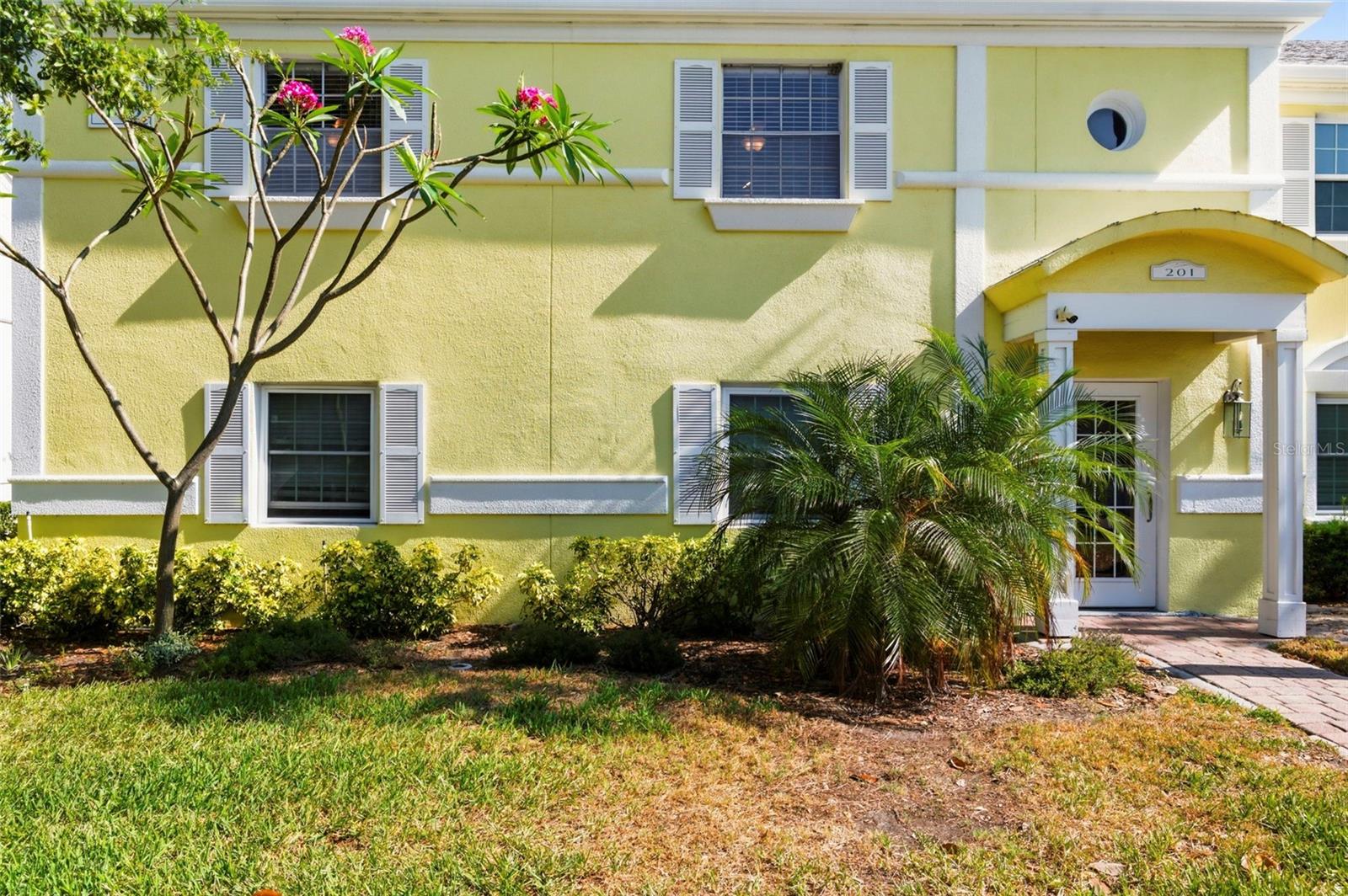 Image 40 of 67 For 201 Pompano Drive Se C Furnishe