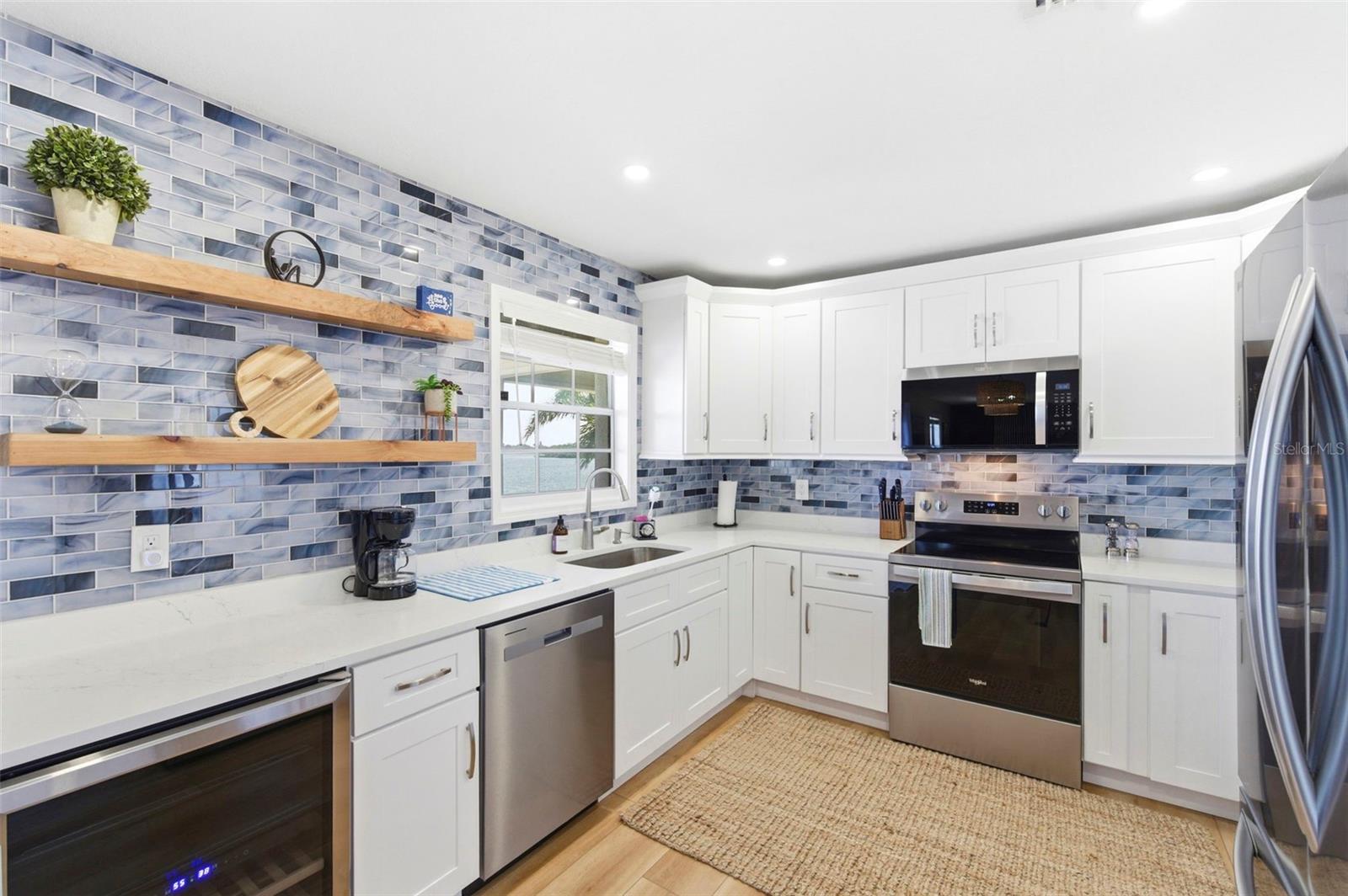 Image 5 of 67 For 201 Pompano Drive Se C Furnishe