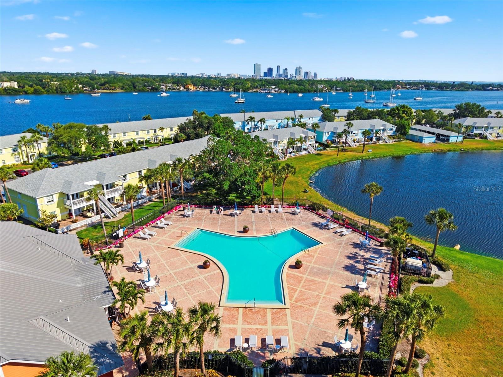Image 65 of 67 For 201 Pompano Drive Se C Furnishe