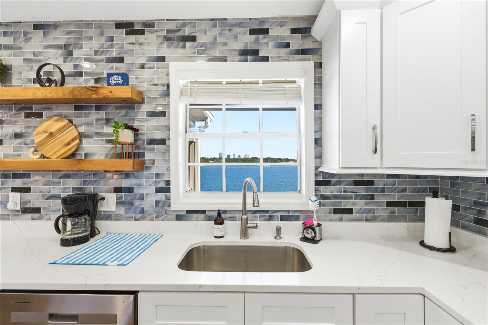 Image 8 of 67 For 201 Pompano Drive Se C Furnishe