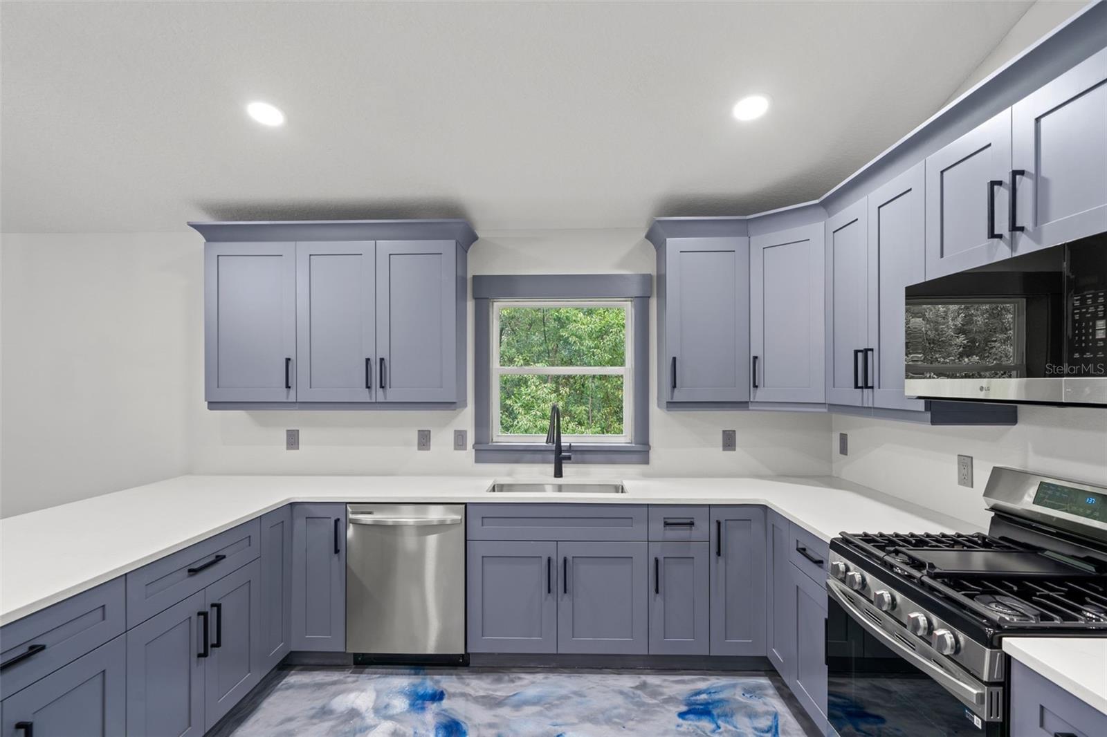 Image 4 of 15 For 478 Lincoln Avenue