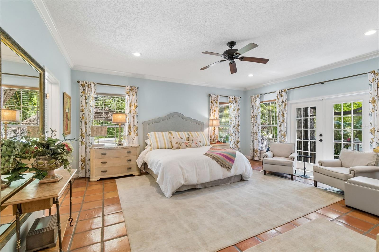 Listing photo id 22 for 2941 Bayshore Court