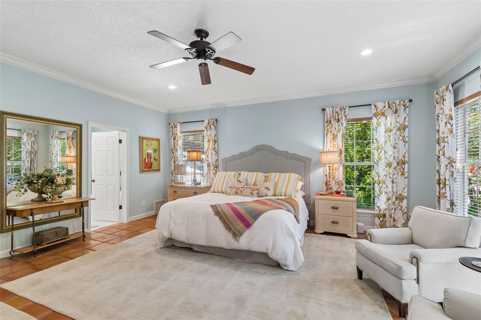 Listing photo id 23 for 2941 Bayshore Court