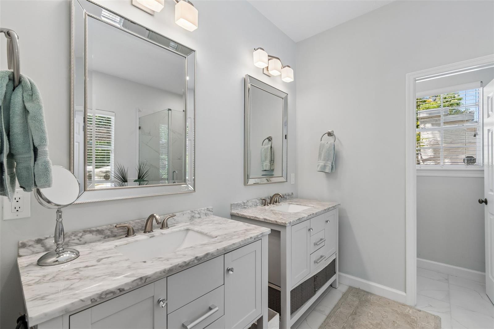 Listing photo id 24 for 2941 Bayshore Court