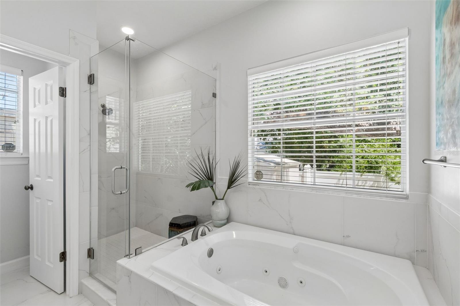Listing photo id 26 for 2941 Bayshore Court