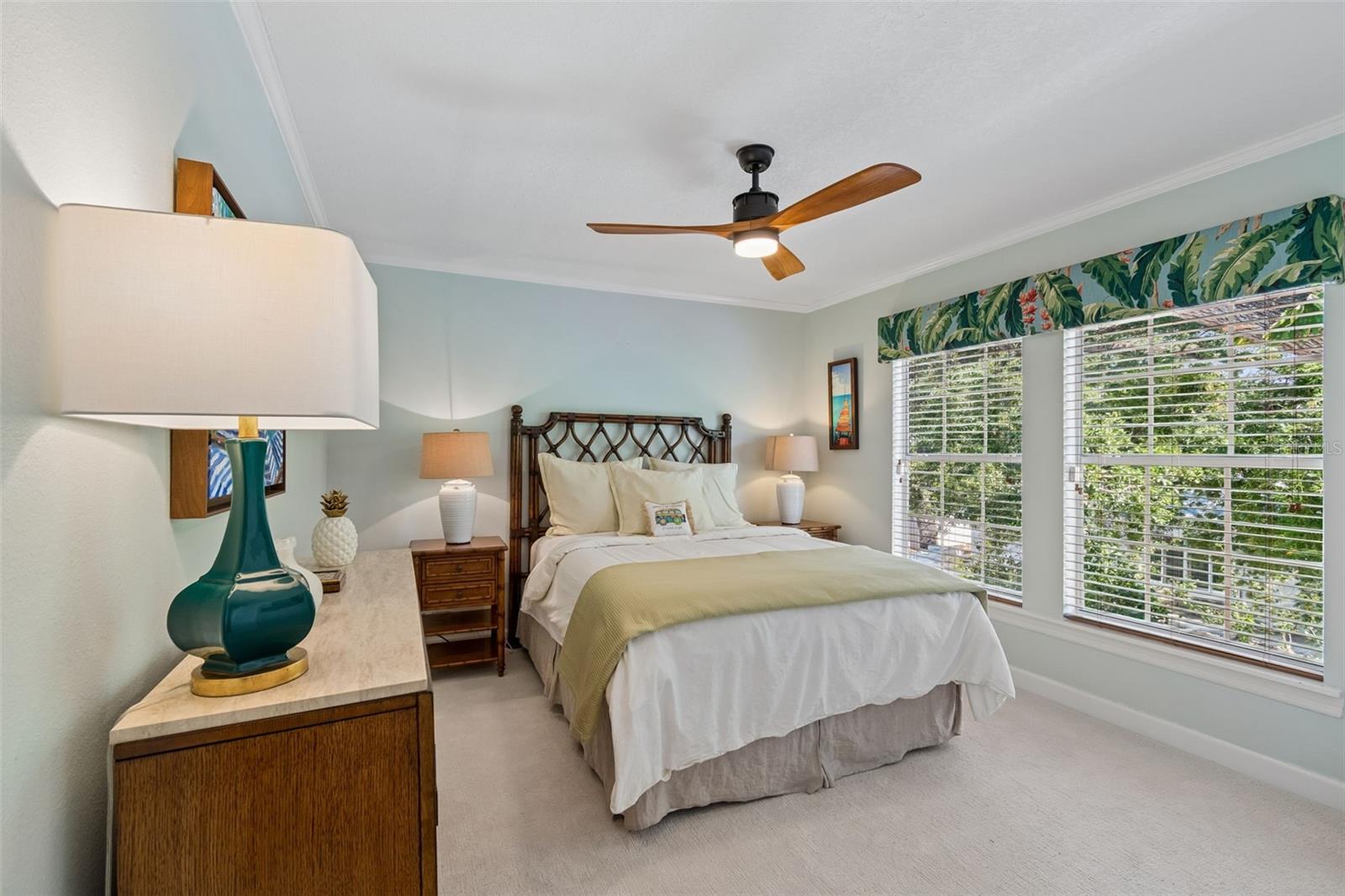 Listing photo id 27 for 2941 Bayshore Court