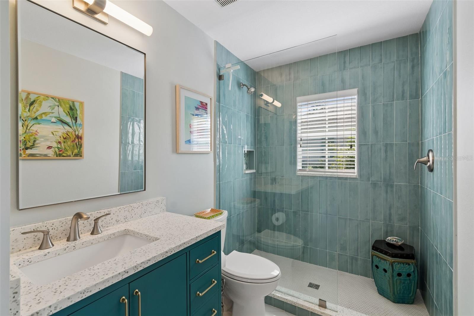 Listing photo id 29 for 2941 Bayshore Court