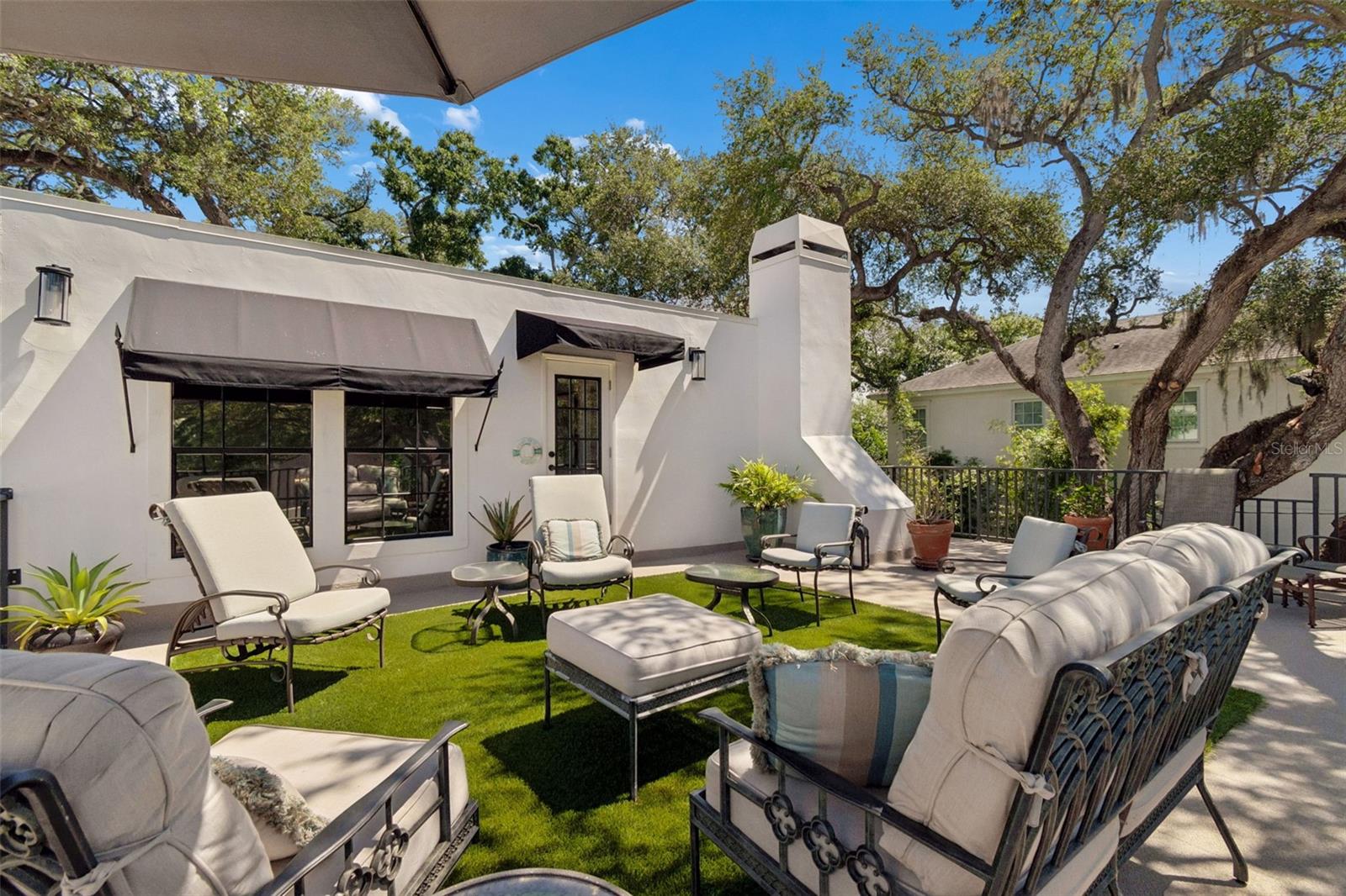 Listing photo id 36 for 2941 Bayshore Court