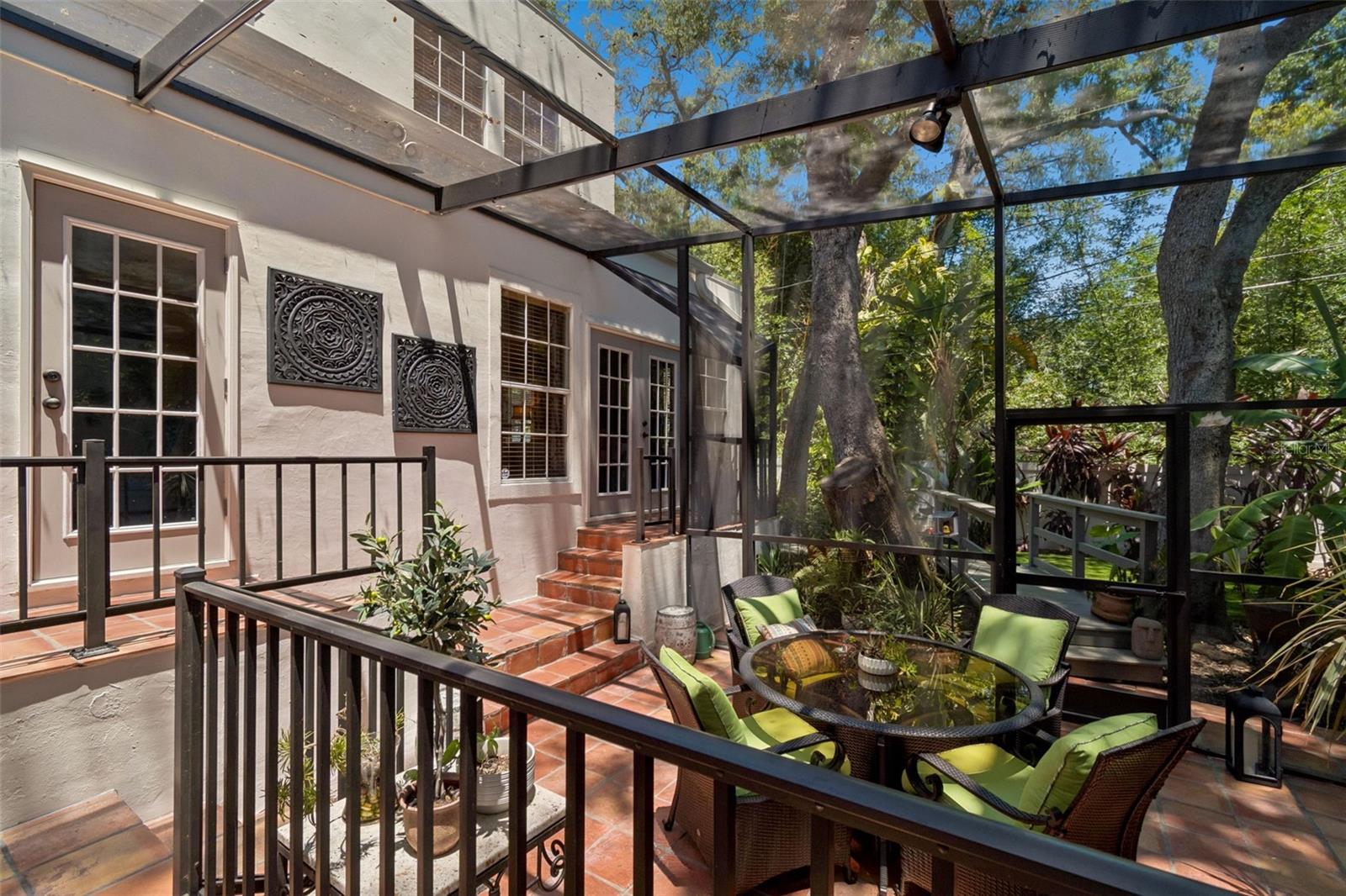 Listing photo id 37 for 2941 Bayshore Court