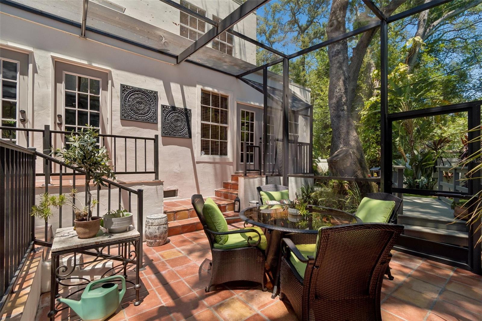 Listing photo id 39 for 2941 Bayshore Court