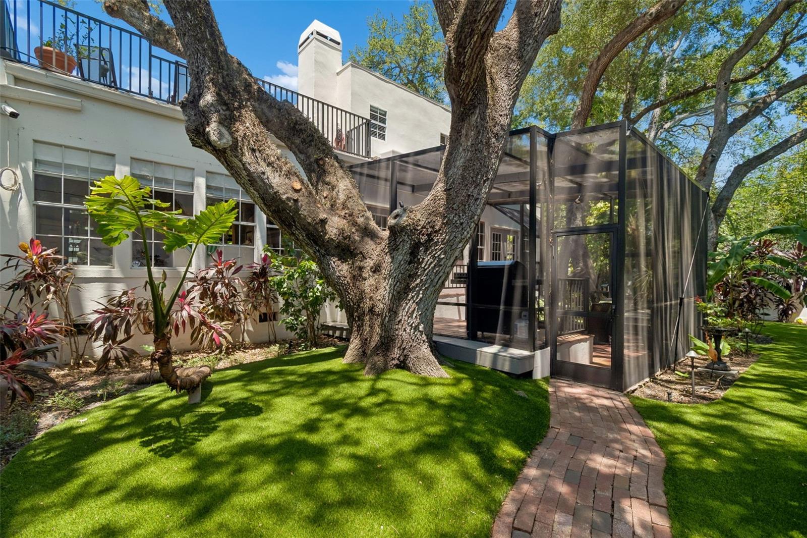 Listing photo id 41 for 2941 Bayshore Court
