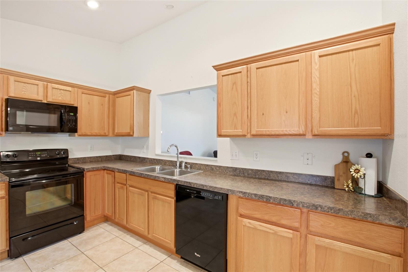 Image 12 of 46 For 1427 Crossview Street