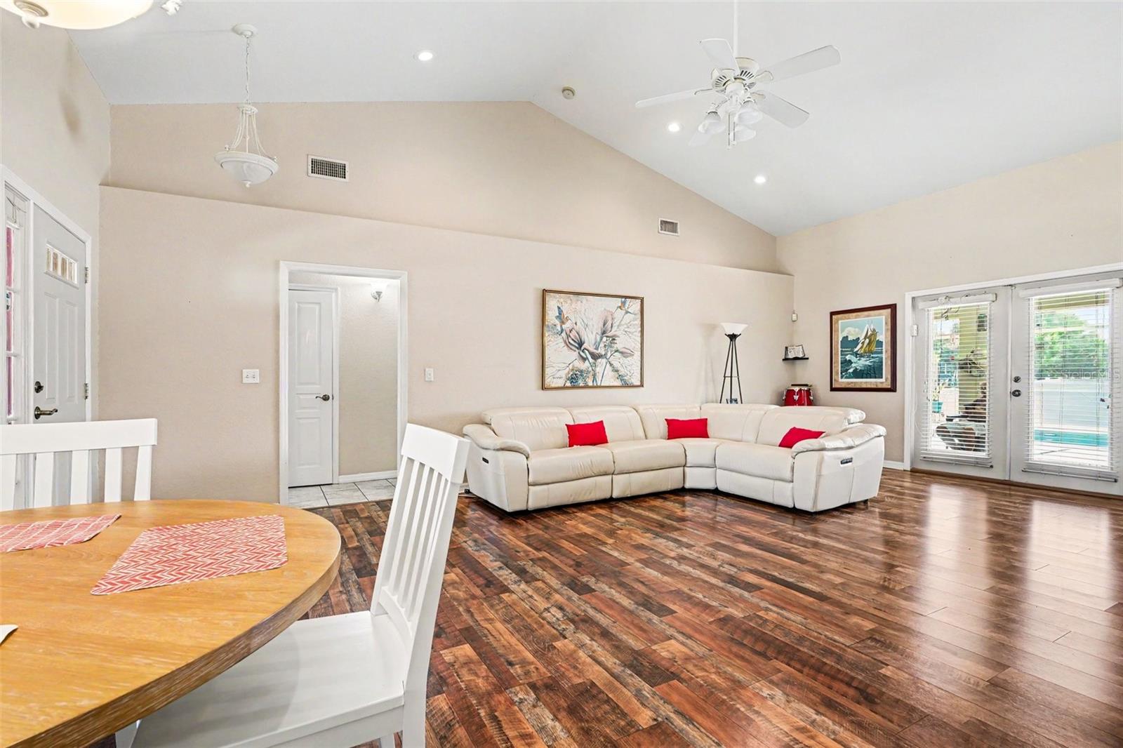 Image 4 of 30 For 113 Shaddock Drive