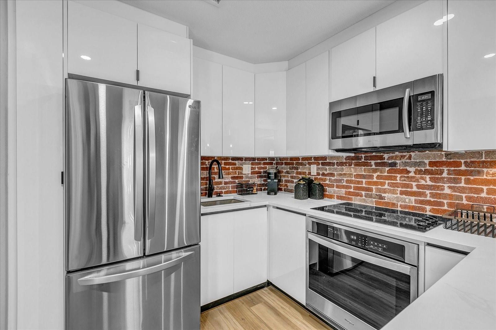 Image 6 of 32 For 6711 Cortez Street