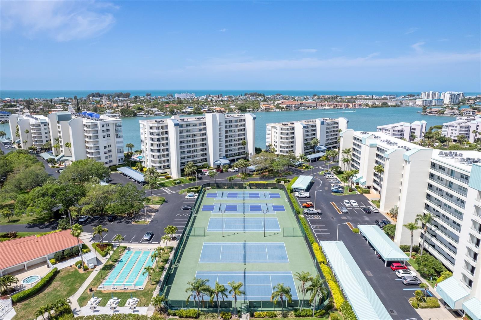 Image 28 of 35 For 7963 Sailboat Key Boulevard S Ph801