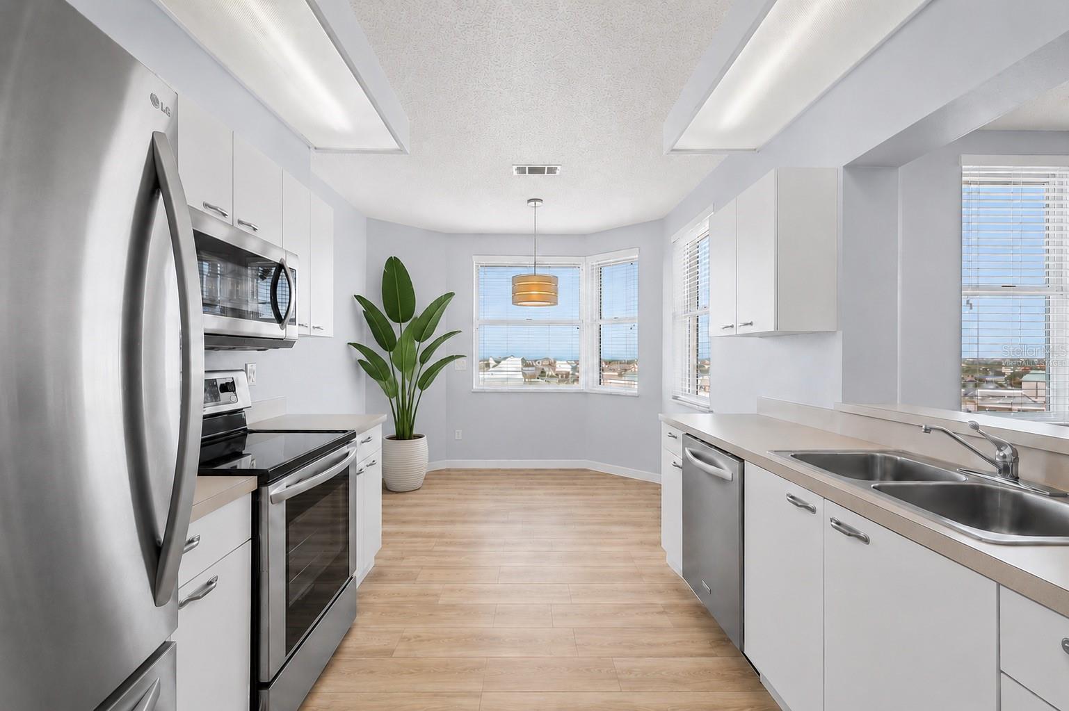 Image 6 of 35 For 7963 Sailboat Key Boulevard S Ph801