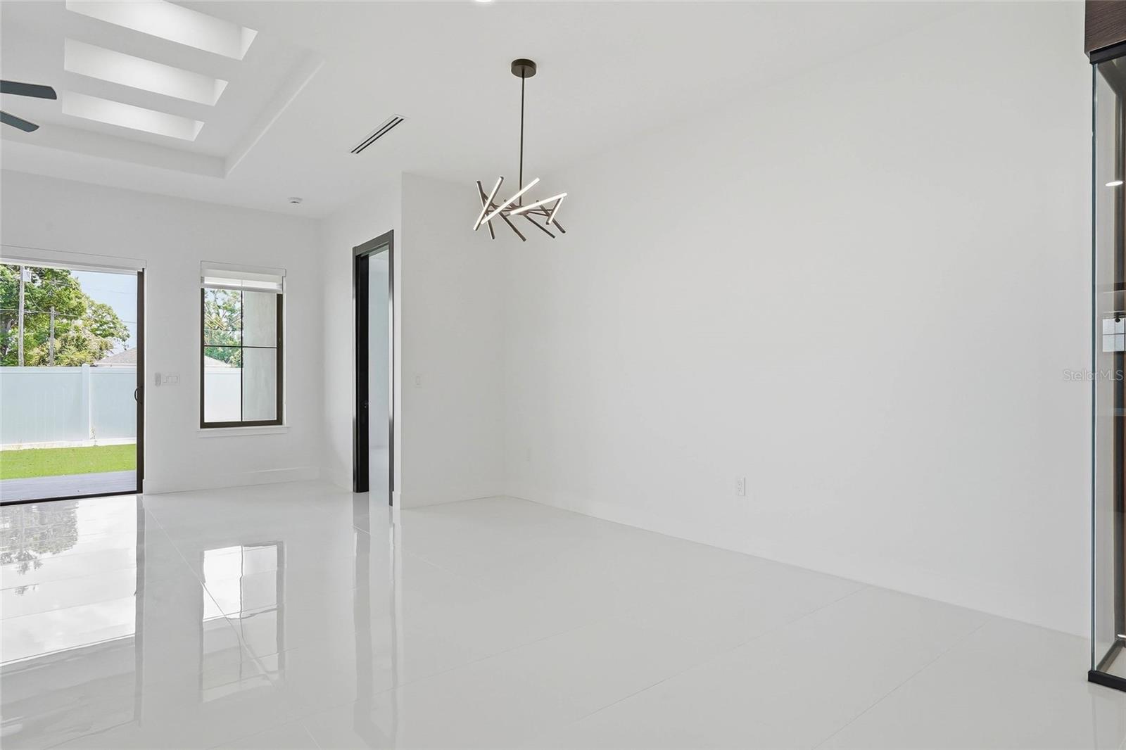 Image 11 of 56 For 7013 Clearview Avenue
