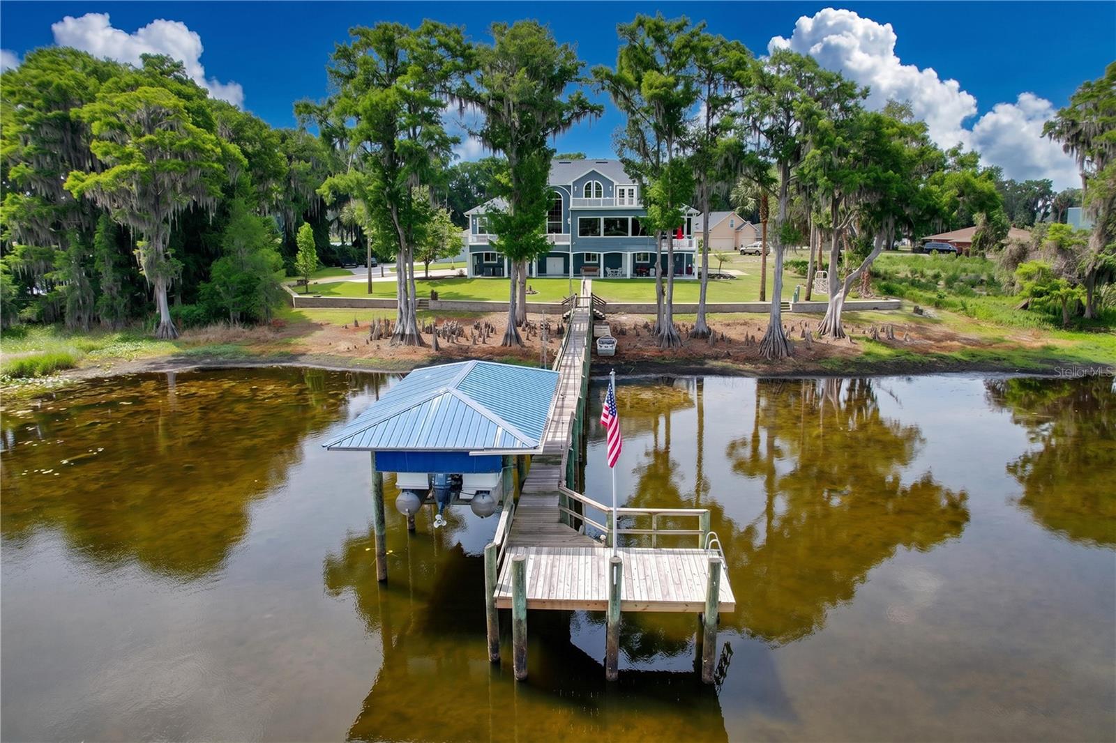 Image 10 of 100 For 1360 Waterview Drive