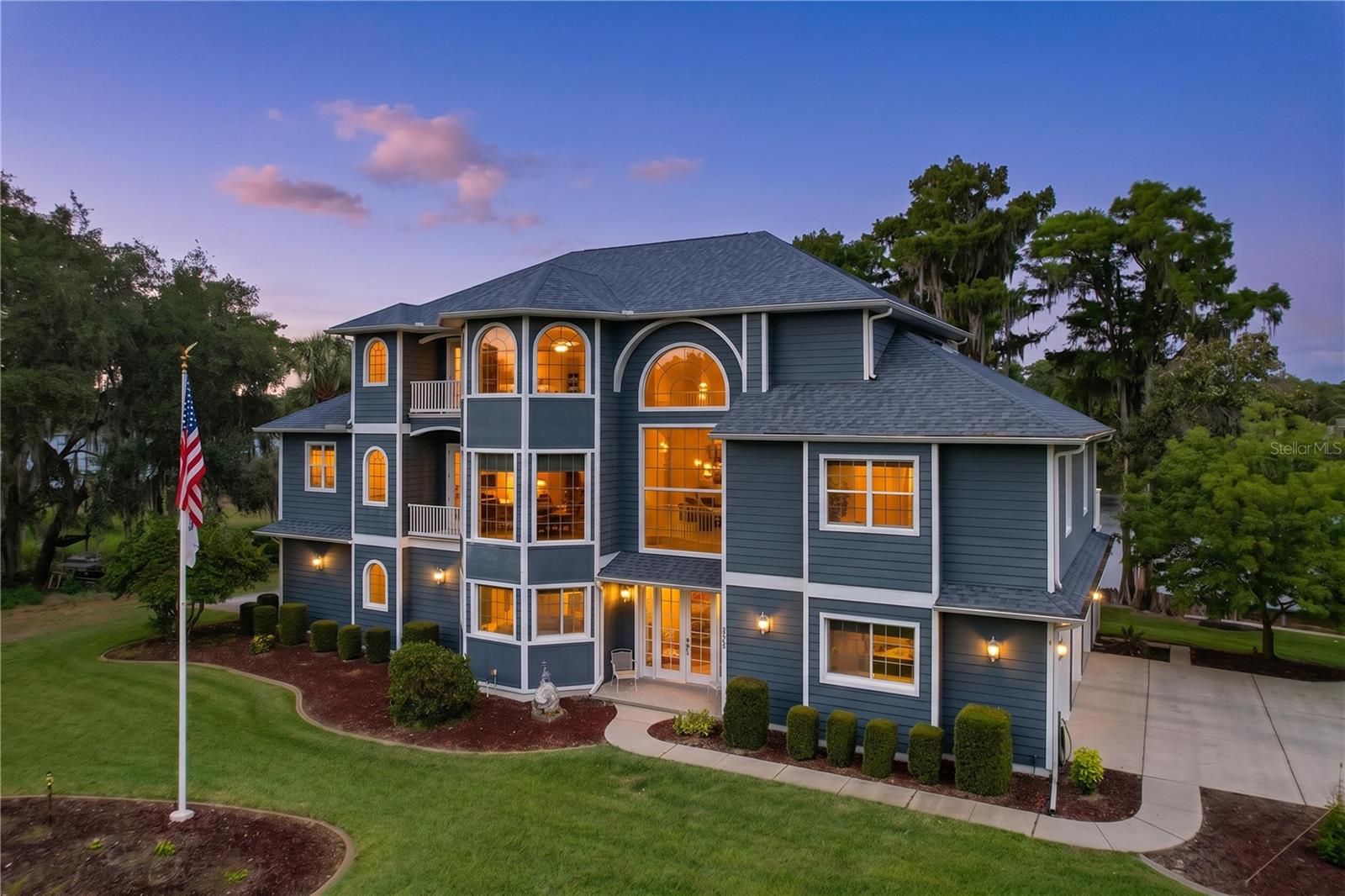 Image 16 of 100 For 1360 Waterview Drive