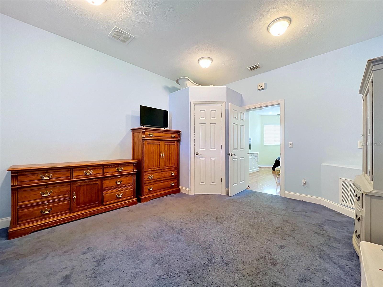 Image 30 of 100 For 1360 Waterview Drive