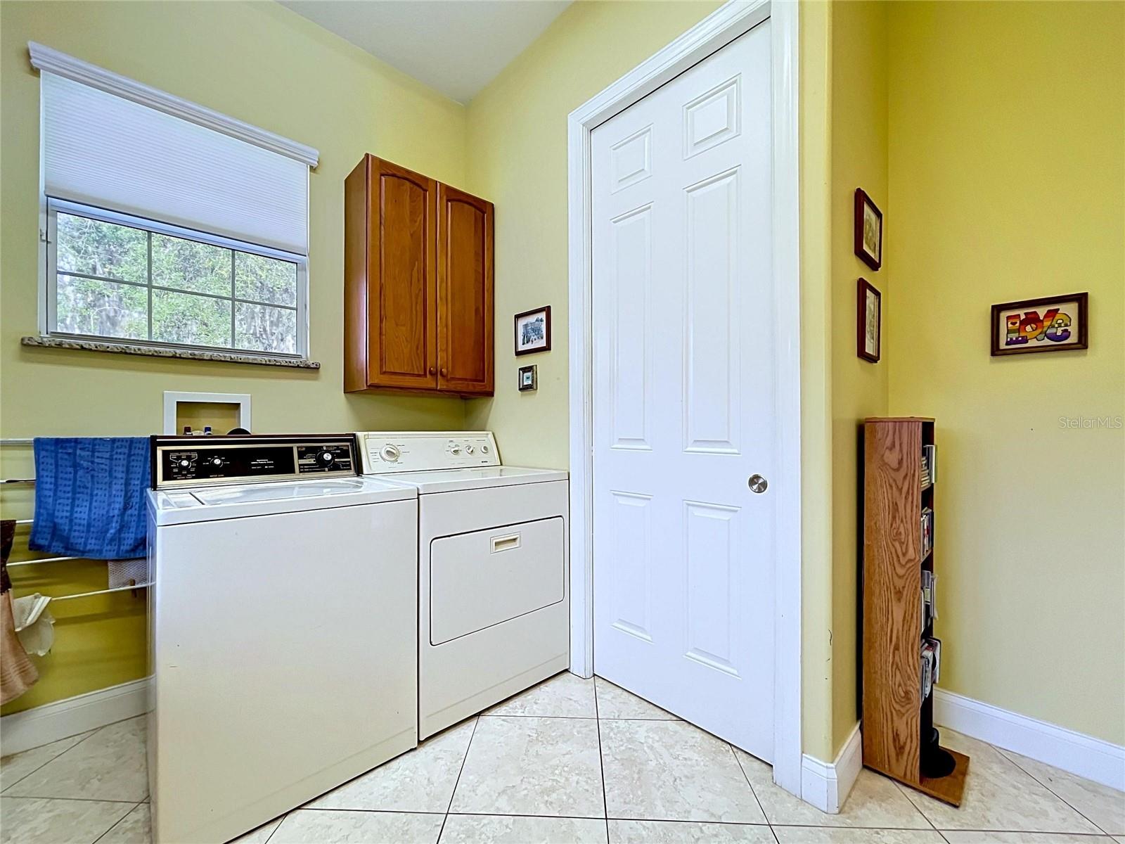 Image 55 of 100 For 1360 Waterview Drive