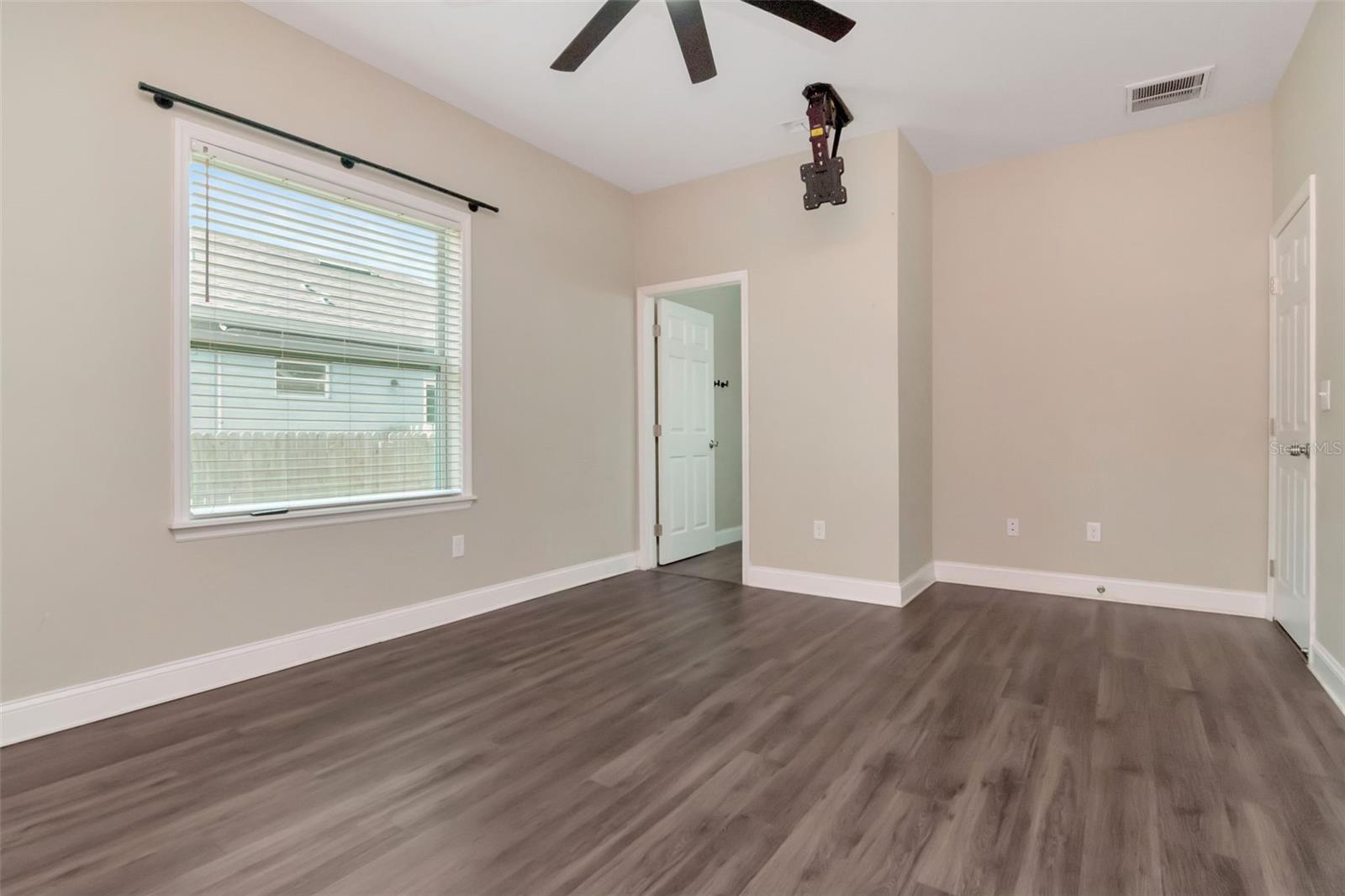 Image 18 of 29 For 3403 Garrison Street