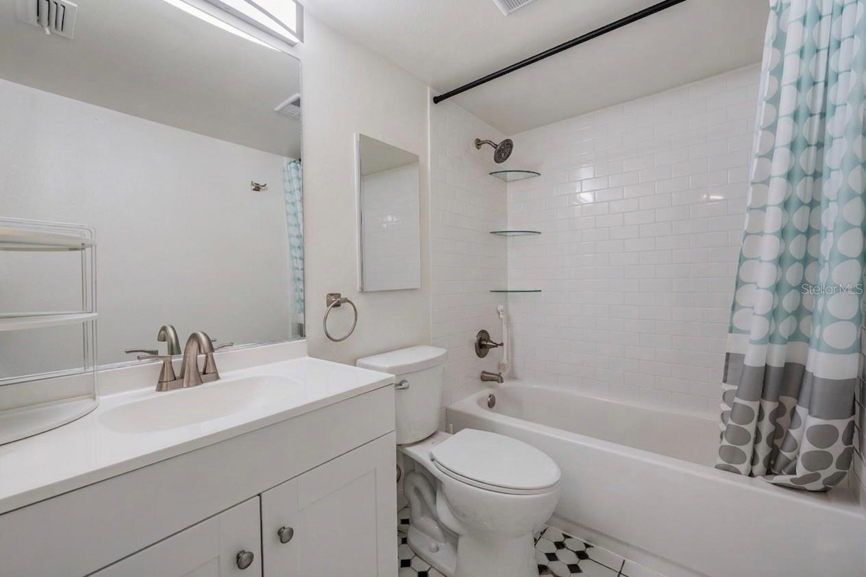 Image 10 of 38 For 2109 De Leon Street