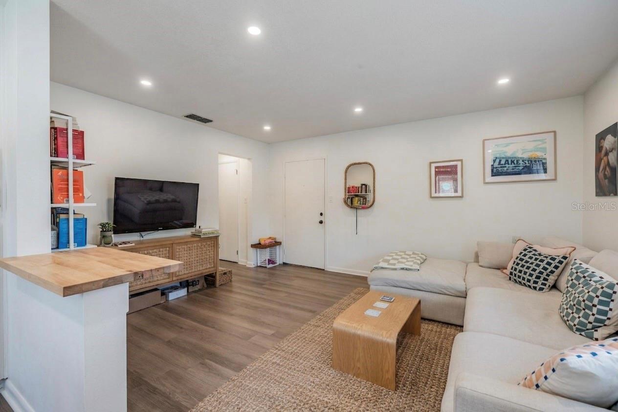 Image 18 of 38 For 2109 De Leon Street