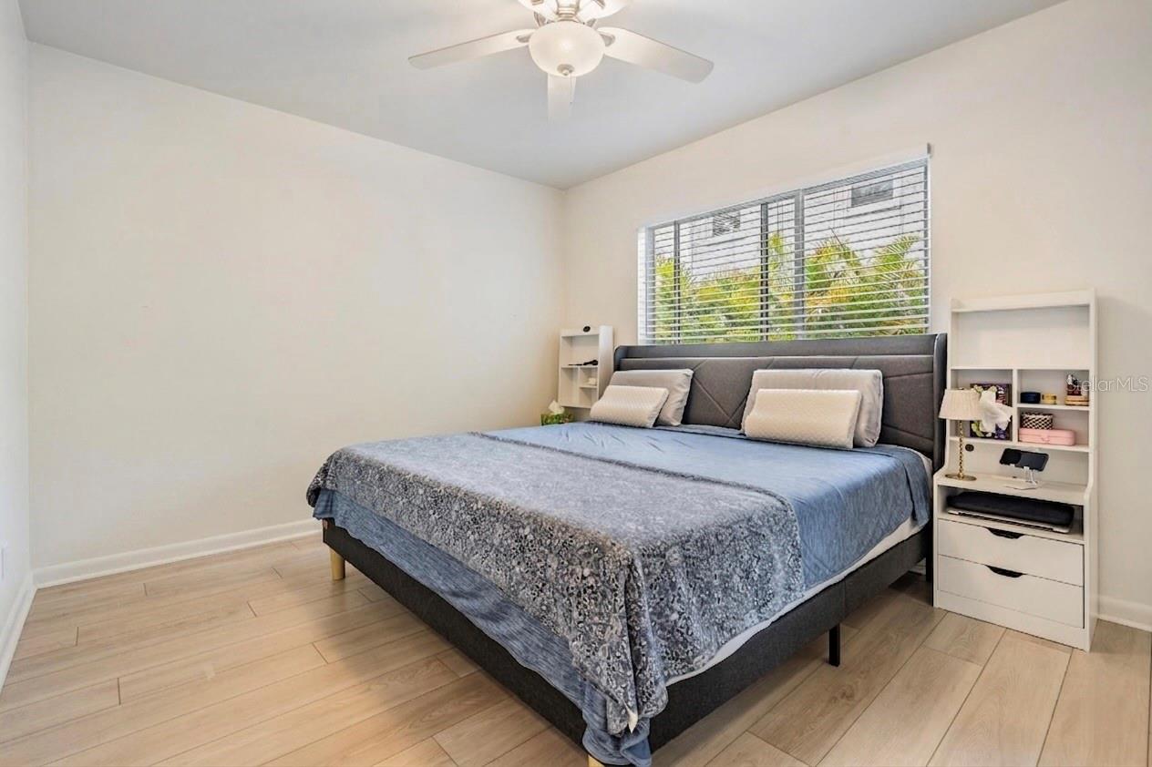 Image 8 of 38 For 2109 De Leon Street