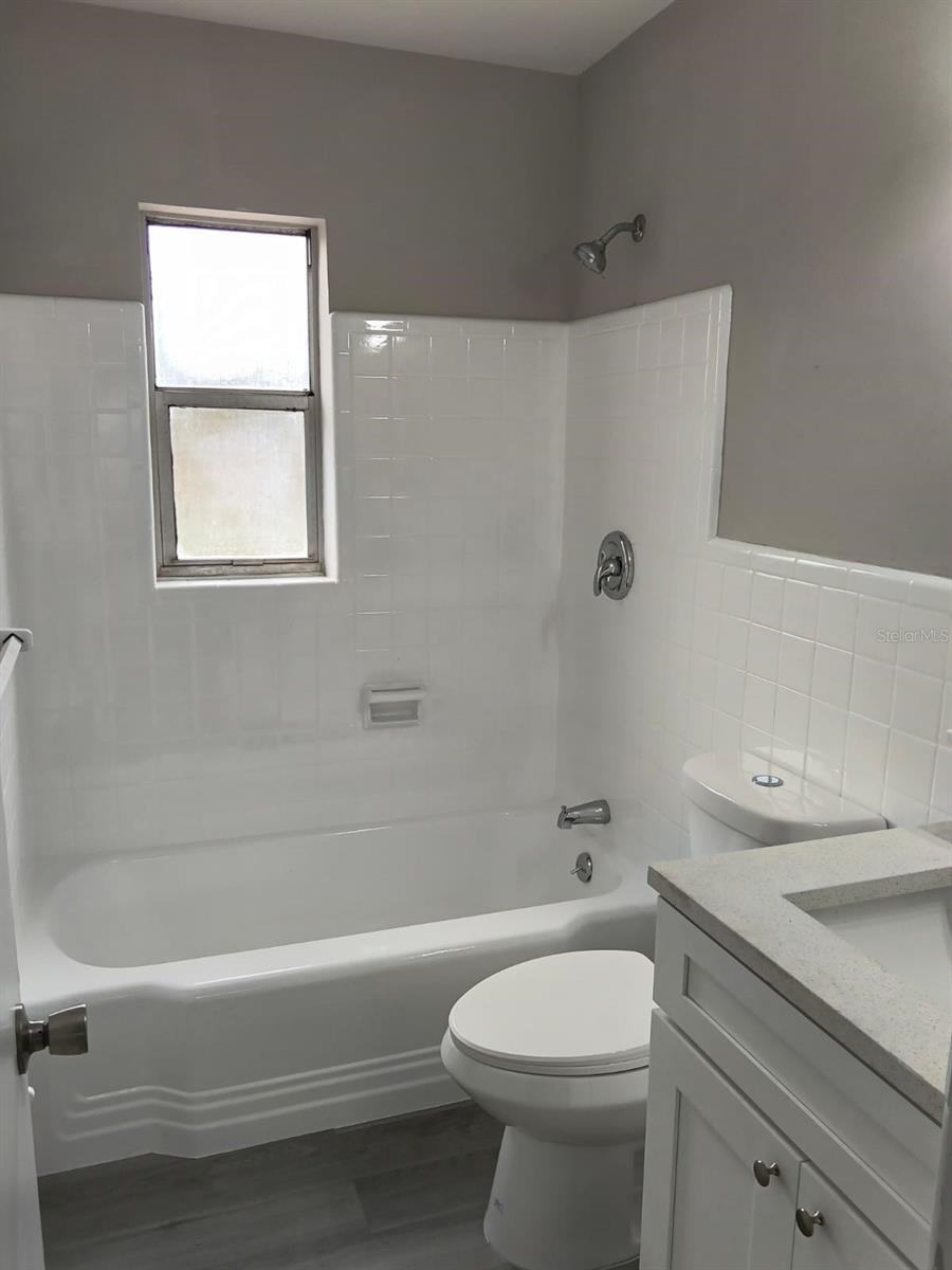 Image 11 of 13 For 1055 30th Street Nw