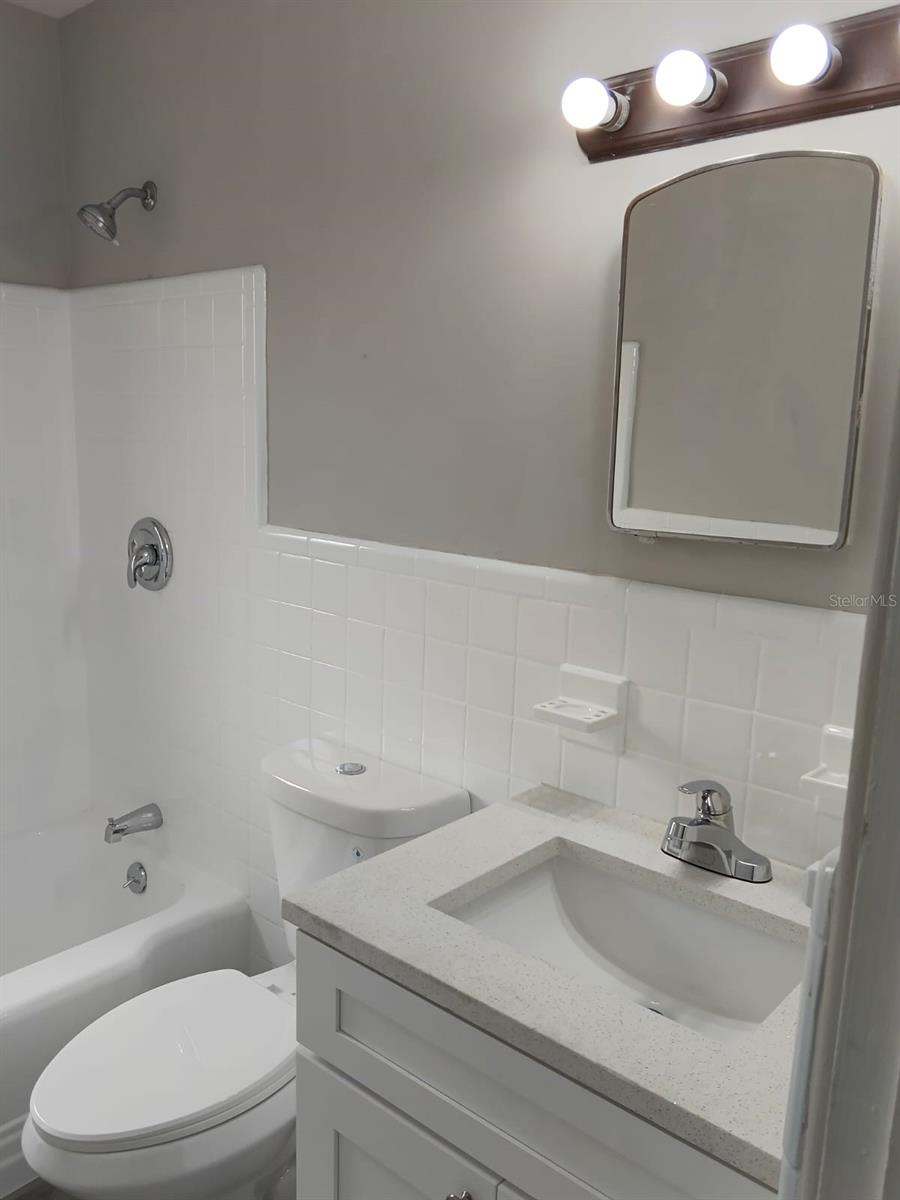 Image 12 of 13 For 1055 30th Street Nw