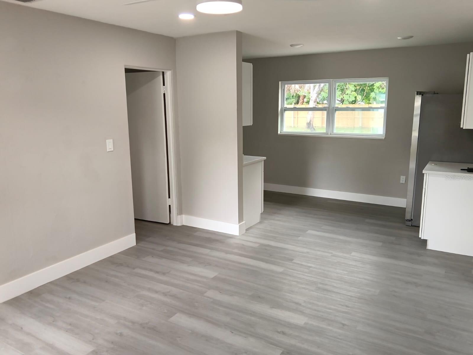 Image 5 of 13 For 1055 30th Street Nw