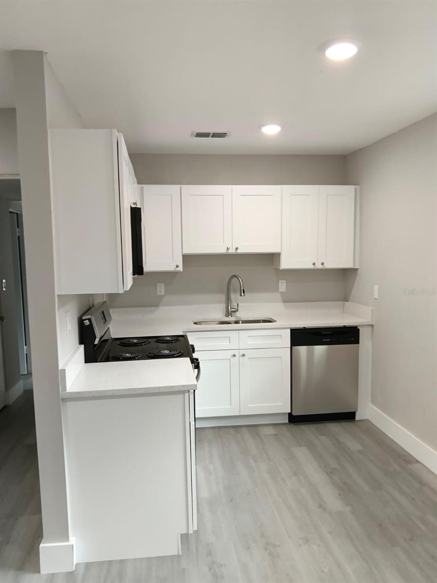 Image 6 of 13 For 1055 30th Street Nw
