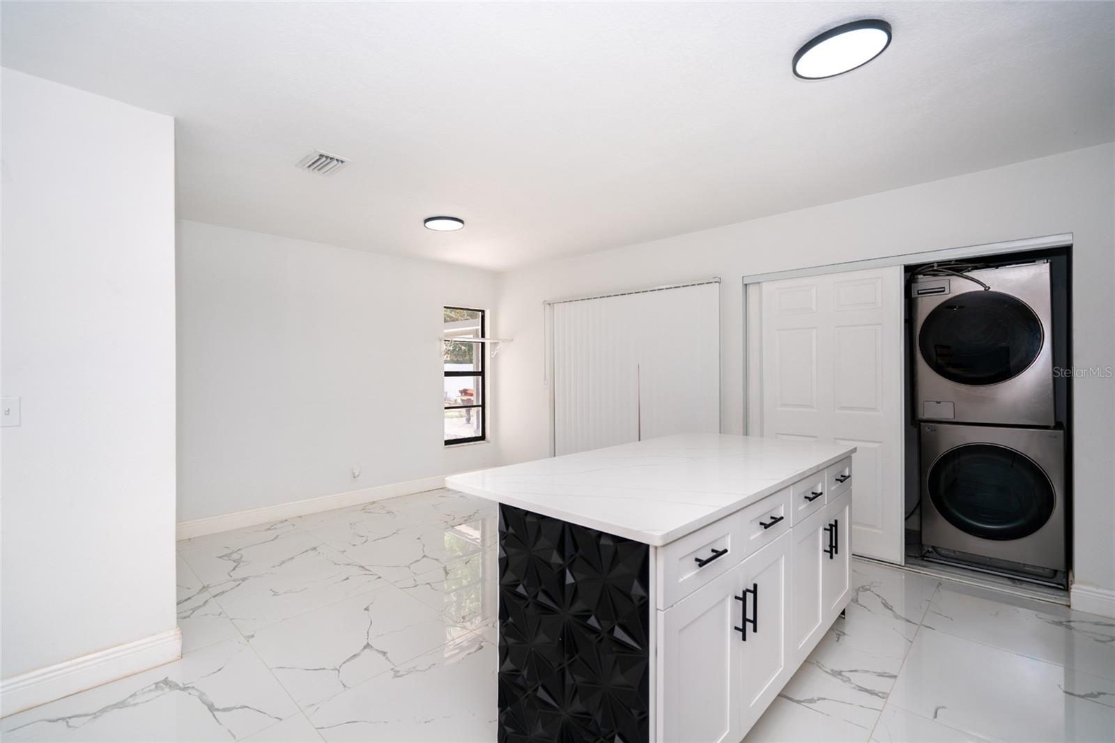 Image 7 of 23 For 6403 Amundson Street